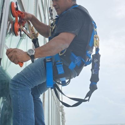 limpieza-cristales-en-alturas-cancun (3)