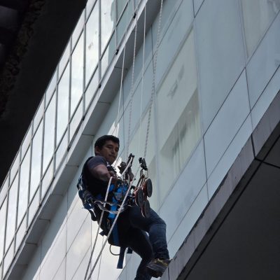 limpieza-cristales-en-alturas-cancun (8)